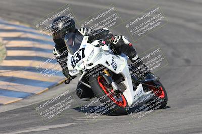 media/Nov-16-2025-Race Pace (Sun) [[8c5fa54630]]/Verified Riders/1-Turns 9 and 10 (925am)/